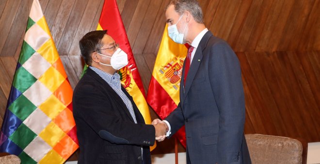 Felipe VI y Pablo Iglesias se reúnen con el presidente electo de Bolivia y con el de Argentina en La Paz