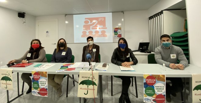 Los sindicatos docentes mantienen la huelga de mañana y vuelven a pedir la dimisión de Lombó