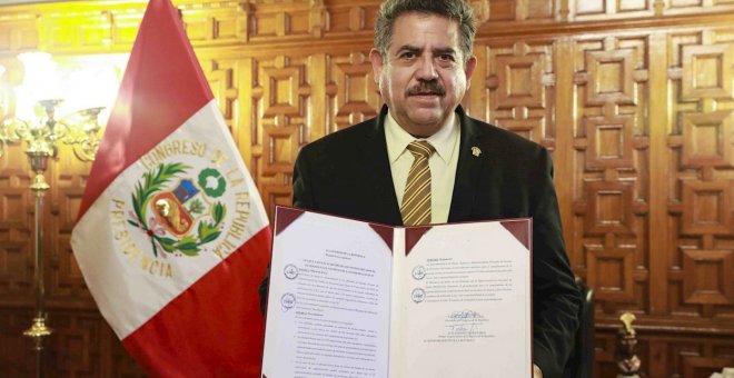 Manuel Merino jura como presidente de Perú tras la moción de censura contra Martín Vizcarra por corrupción