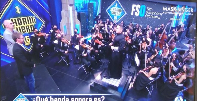 "Podría ser peor, podría ser Pablo Motos": críticas al presentador por meter a toda un orquesta sinfónica en su plató sin distancia de seguridad