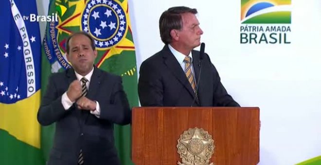 Bolsonaro pide a los brasileños que no sean "maricas" con el coronavirus