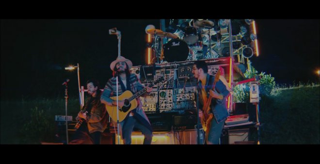 Morat rinde homenaje a la radio en 'Al Aire'