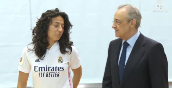 Primera foto de familia del Real Madrid femenino