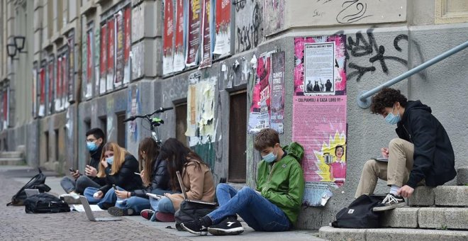 Los estudiantes se rebelan contra los cierres de los colegios en Italia