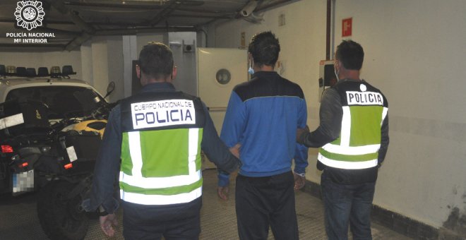 Detenido el sospechoso de un alunizaje en Torrelavega tras robar a punta de pistola en una gasolinera