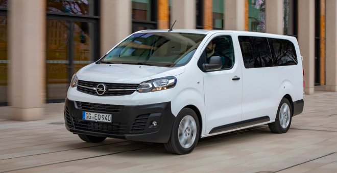 Opel lanza en España la furgoneta eléctrica Vivaro-e Combi con hasta 330 kilómetros de autonomía