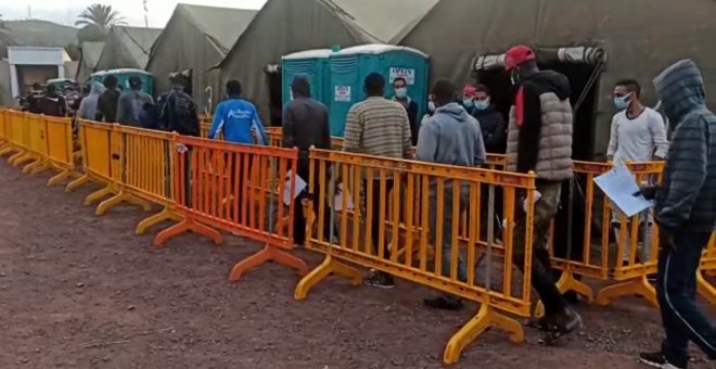 Inmigrantes de Arguineguín llegan al CATE de Barranco Seco