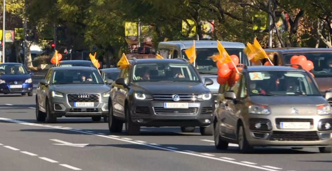 Miles de vehículos llenan las calles de más de 50 ciudades contra la 'ley Celaá'