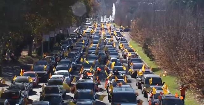 Miles de personas de más de 50 ciudades españolas se suman a las protestas contra la 'Ley Celaá'