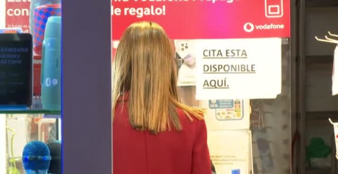 Un locutorio de Barcelona cobra por conseguir una cita en el Servicio Públcio de Empleo (SEPE)
