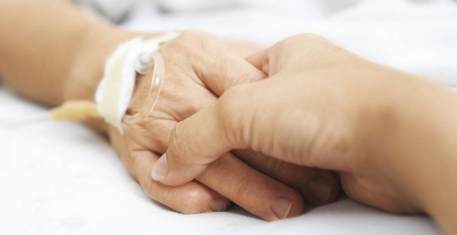 La ley de eutanasia permitirá que la ayuda para morir pueda ser también en el domicilio