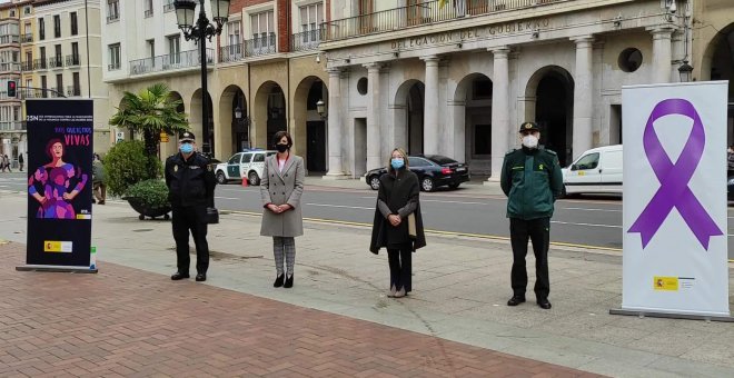 Minuto de silencio por las víctimas de violencia de género