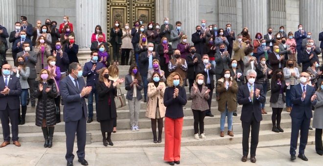 Instituciones de todo el país homenajean a las mujeres víctimas de violencia de género