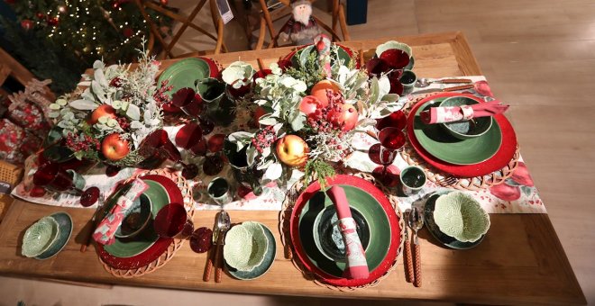 El plan del Gobierno de Ayuso para Navidad: cenas de hasta diez personas y toque de queda a la 1.30 en las fiestas