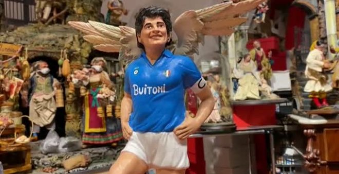 Convierten a Maradona en una figura del belén de Navidad