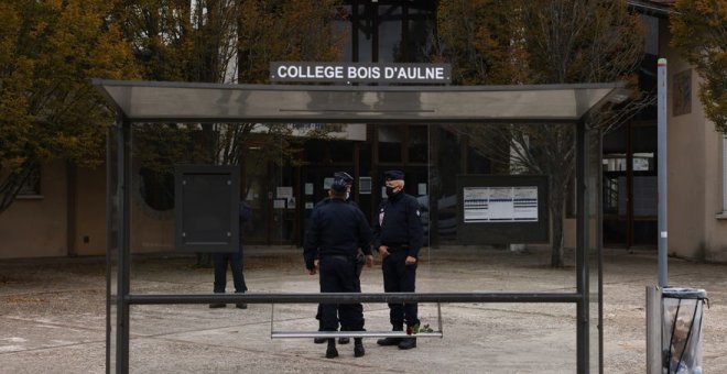 Imputados otros cuatro escolares por el asesinato del profesor decapitado en Francia