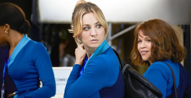 'The Flight Attendant' o la vida (en thriller) de Kaley Cuoco tras 'The Big Bang Theory'