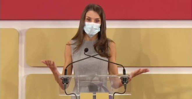 La reina Letizia sustituye al rey en la entrega de los Premios Jaume I en Valencia