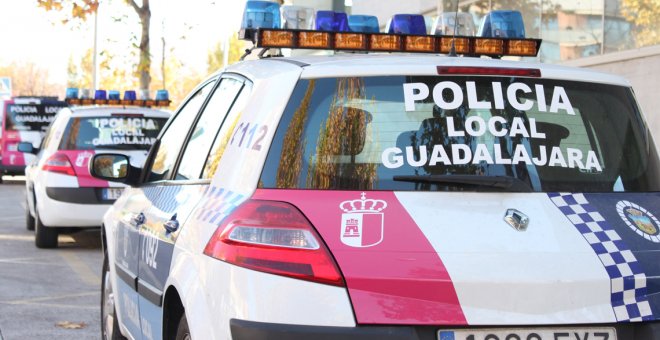 Desmantelan una fiesta de 19 personas hacinadas en un local de 20 metros cuadrados en Guadalajara