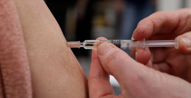 ¿Es ético continuar los ensayos de las vacunas para la covid-19 una vez se aprueben las primeras?