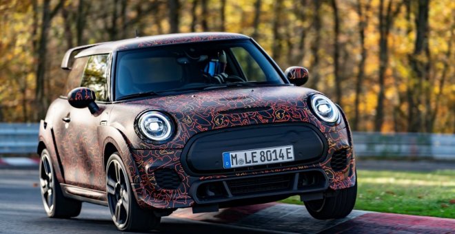 Ahora sí, MINI enseña el John Cooper Works Electric: su coche eléctrico deportivo