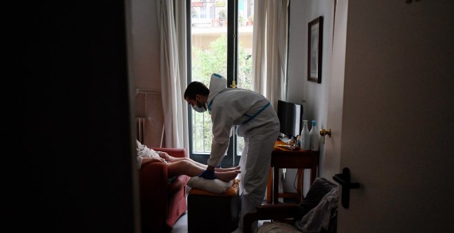 Un informe detalla com Madrid i Catalunya van deixar morir la gent gran a les residències