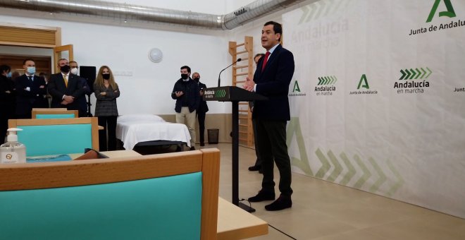 Moreno atiende a los medios en Chiclana de la Frontera