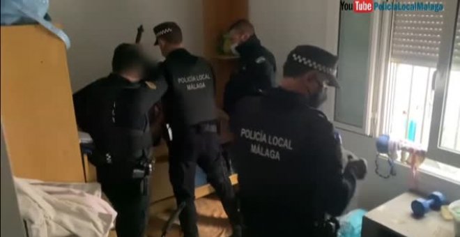 Detienen a un maltratador oculto bajo un somier en la casa de su ex pareja