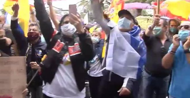 Cientos de personas se manifiestan en Las Palmas contra el Gobierno por la crisis migratoria