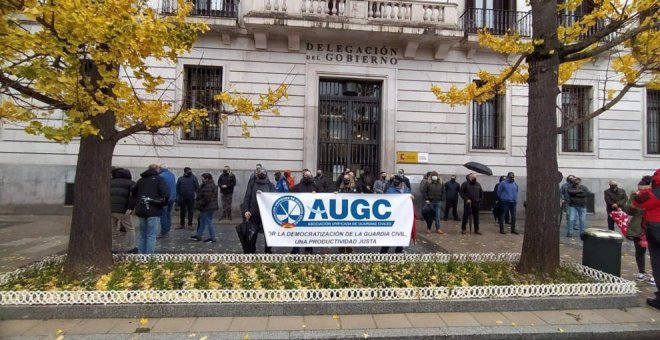 Guardias civiles protestan frente a Delegación del Gobierno por un reparto de la productividad que "no es de justicia"