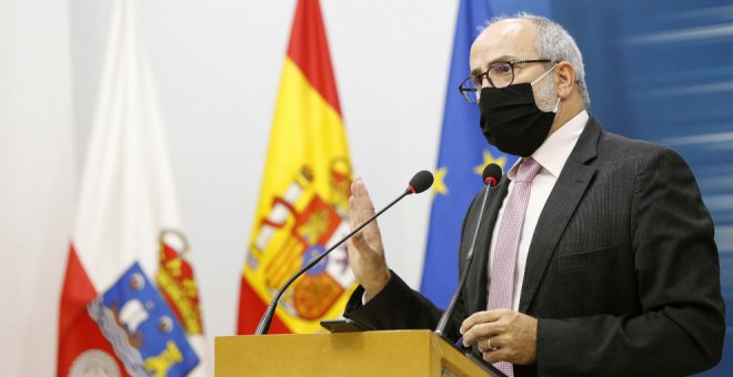 El consejero de Sanidad teme una "tercera ola" en Cantabria tras la Navidad