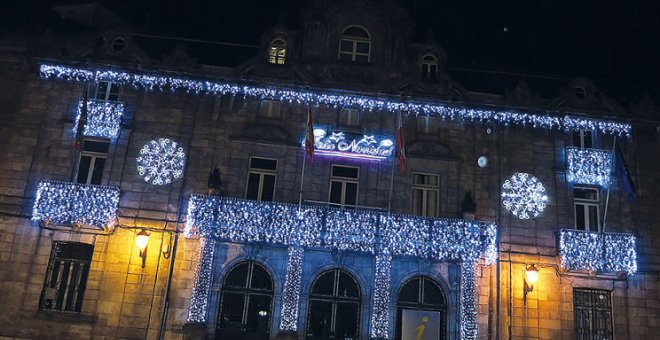 El Ayuntamiento alumbra esta Navidad diez árboles de diferentes barrios y pueblos