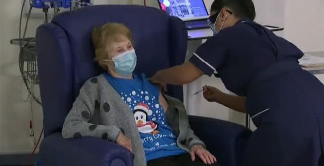 La primera en recibir la vacuna de Pfizer: una mujer inglesa de 90 años que quiere pasar la Navidad con sus nietos