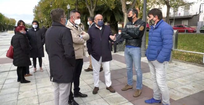 Alejandro Fernández mantiene un encuentro con simpatizantes del PP de Tarragona
