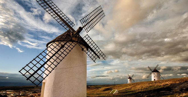 Ocho destinos de España con molinos de viento