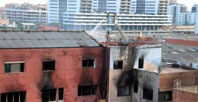 Més de 150 persones condemnades a l'exclusió laboral i residencial: veus de l'incendi de Badalona