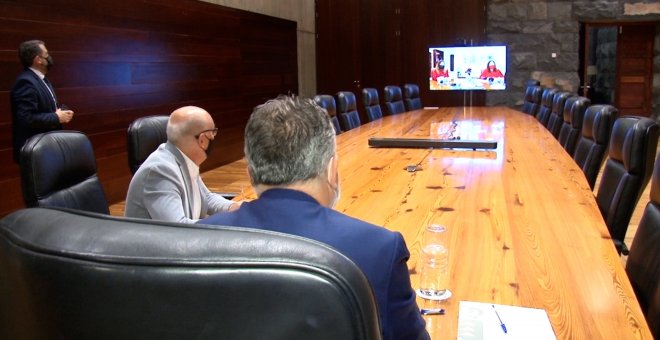 Los presidentes de Canarias y Baleares se reúnen por videoconferencia