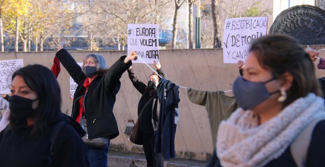 Centenars de persones protesten a Catalunya contra les polítiques d'asil de la UE, amb la tragèdia de Badalona de fons