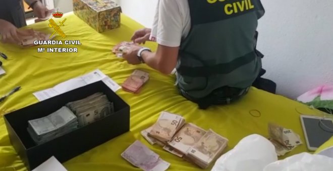 La Guardia Civil desarticula dos organizaciones dedicadas al transporte de droga