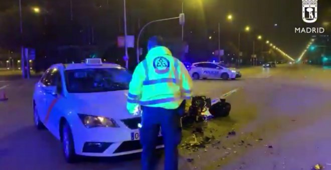 Un motorista herido tras impactar con un vehículo en Paseo de la Castellana