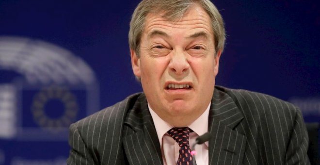 Nigel Farage culpa a China del coronavirus y un periodista chino le pone en su sito: "Ponte una mascarilla y deja de hablar mierda"