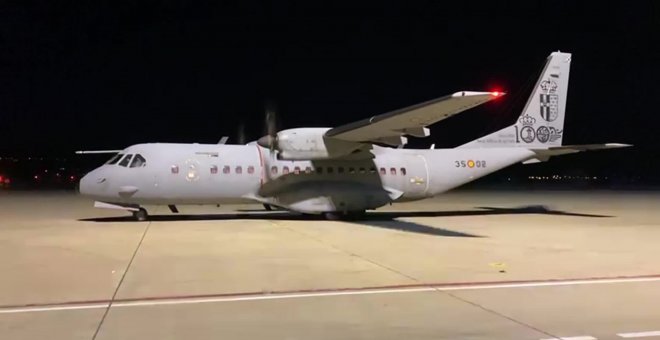 Las primeras vacunas contra la COVID llegan a Mallorca en un avión del ejército