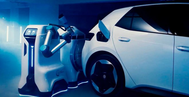 Así funciona la recarga de coches eléctricos con robots autónomos de Volkswagen