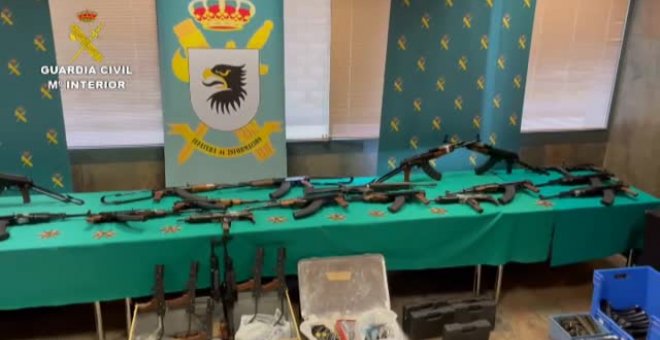 Tres detenidos tras intervenir en Málaga un arsenal de armas del narcotráfico