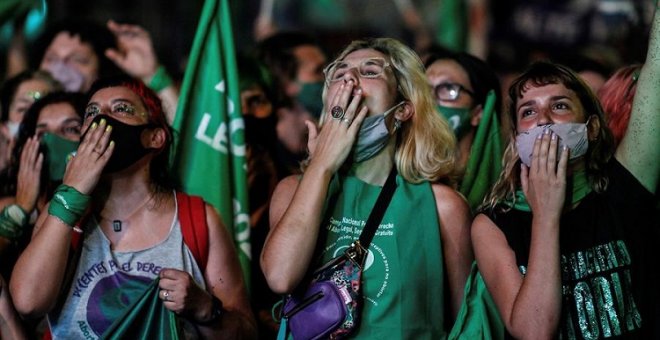 Senado argentino legaliza el aborto voluntario hasta la semana 14 de embarazo