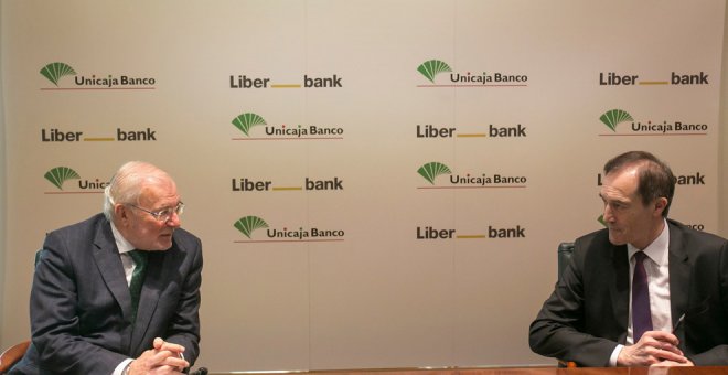 Las acciones de Unicaja suben un 1,97% y las de Liberbank caen un 3,69% tras dar 'luz verde' a su fusión
