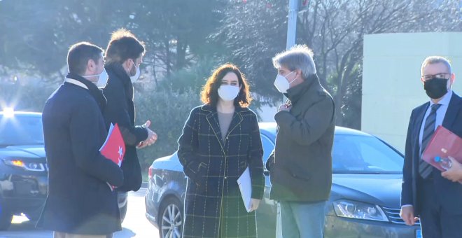 Ayuso acude al puesto de mando de Metro de Madrid