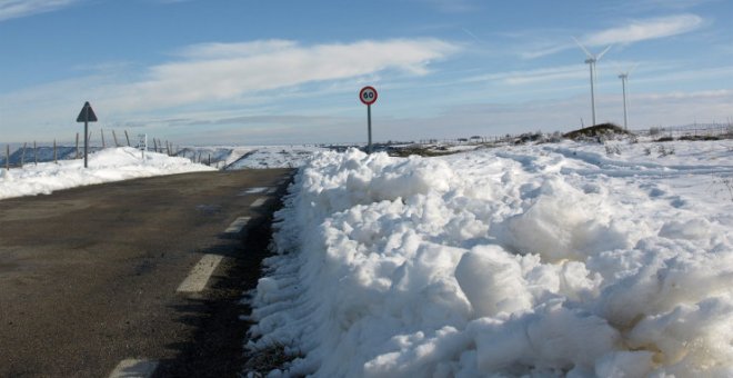 El 112 recibe 51 llamadas y gestiona 33 incidencias por nieve esta noche