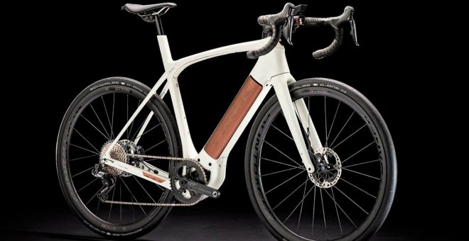 Trek Domane+ HP 7, una bicicleta eléctrica de carretera con un ingenioso sistema de doble suspensión