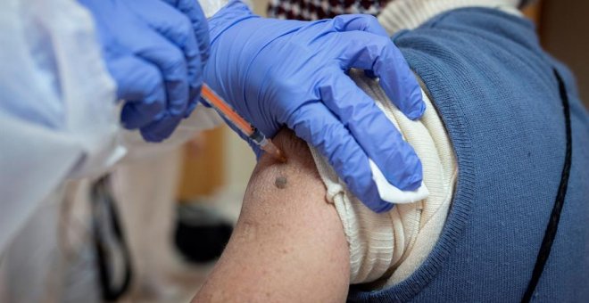 La Comunidad de Madrid solo ha administrado en la primera semana el 6% de las vacunas que ha recibido